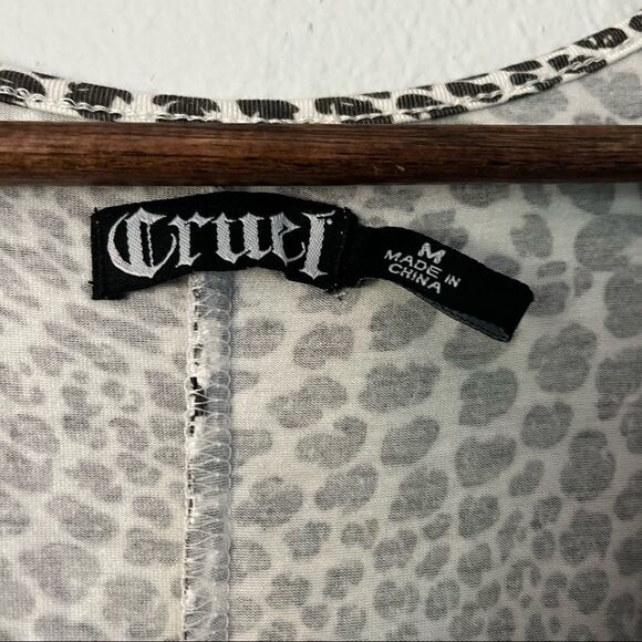 Cruel Women’s Leopard Print Top Size M - Picture 4 of 8